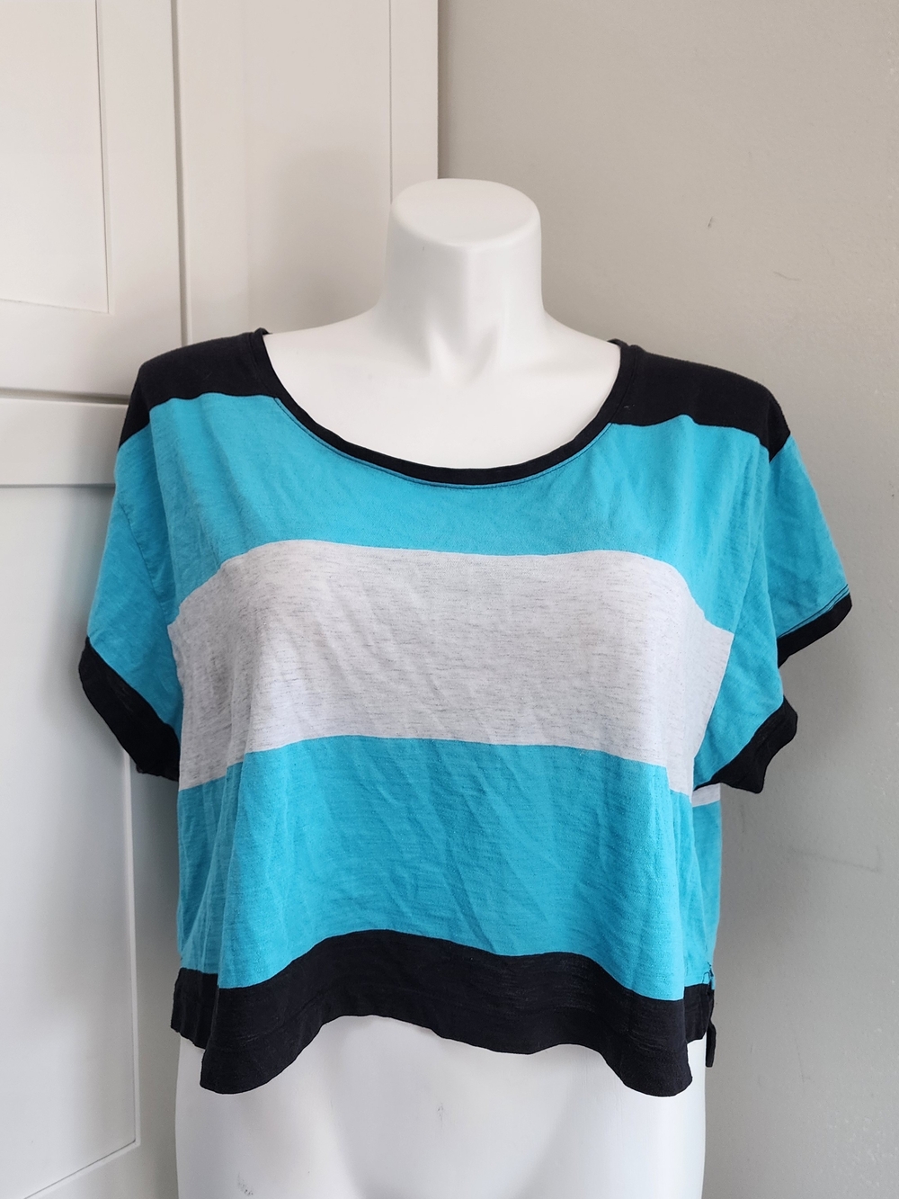 PINK Victoria's Secret Striped Crop Tee Medium Blue Heather Gray Black Top